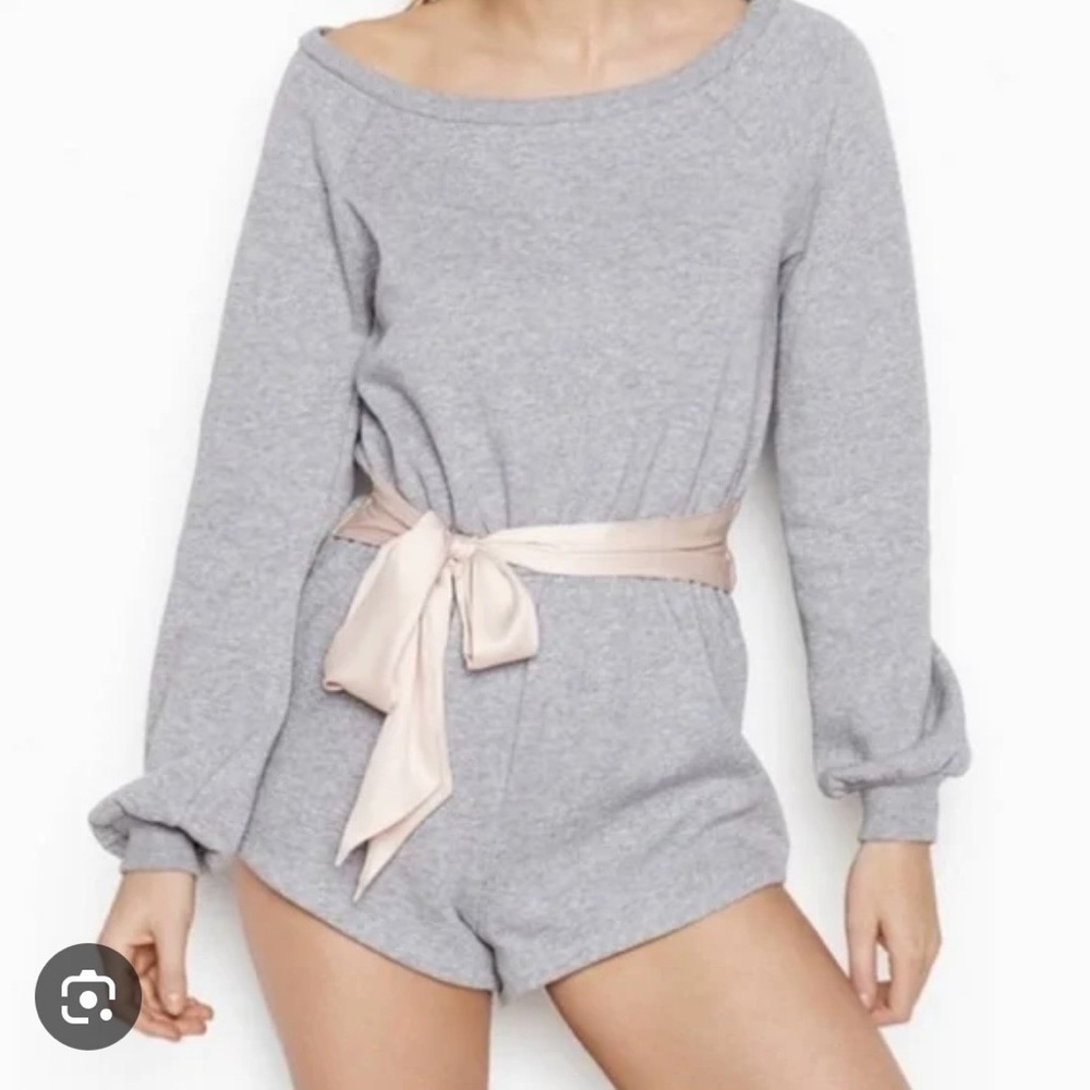 Victoria's Secret Fleece Gray Romper with Satin Pink Tie
Women's Size M